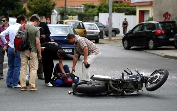 Bărbatul s-a ales cu mai multe traumatisme şi fracturi costale Foto: arhivă Adevărul