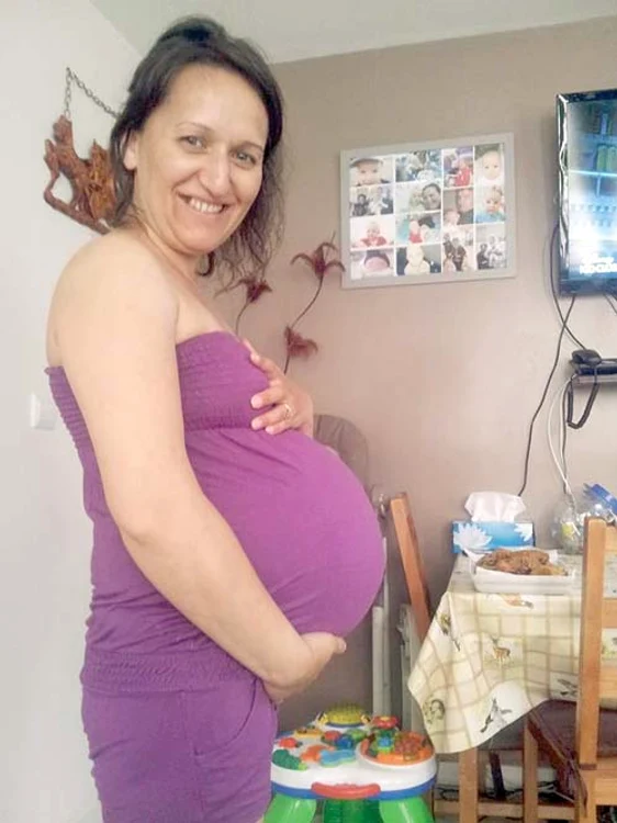 Tina, 36 de ani, urma să  aducă pe lume o fetiţă  peste doar două luni 