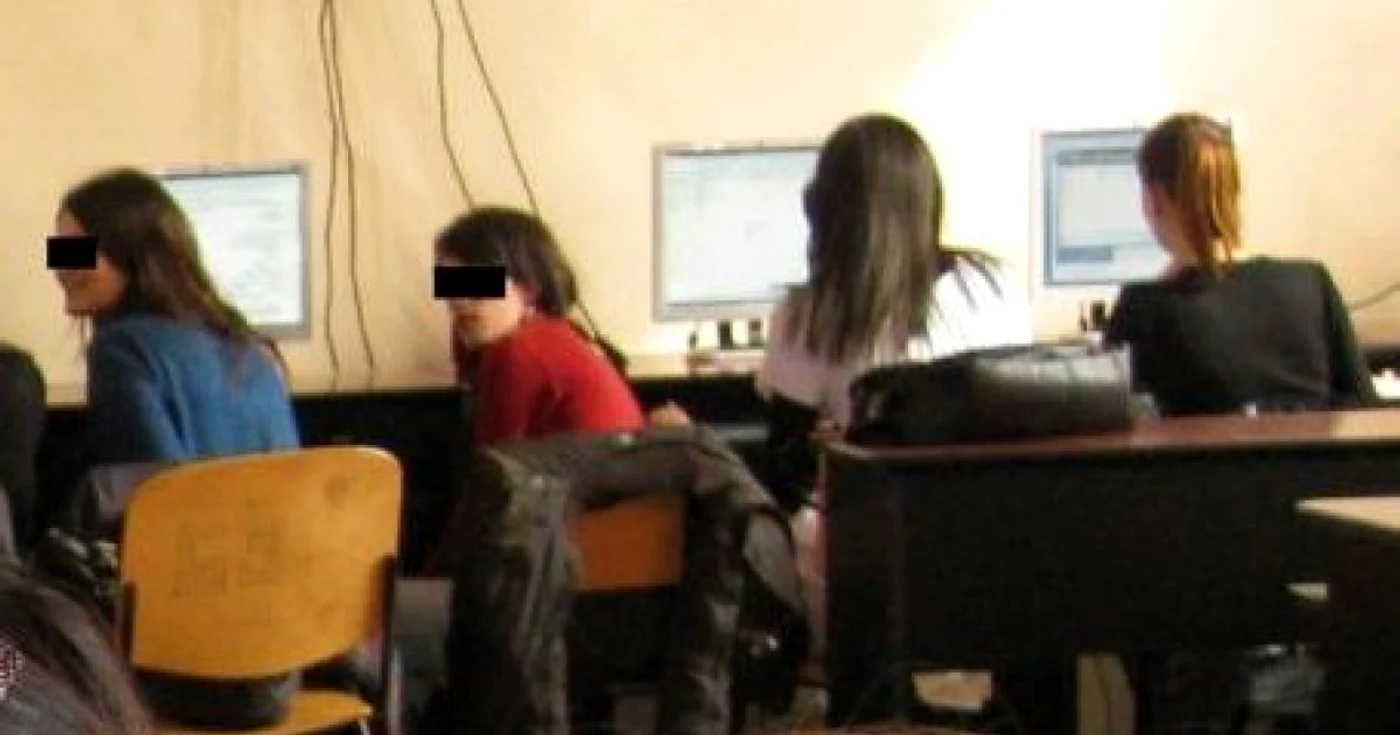 Copiii de gimnaziu sunt cei mai expuşi pericolelor Internetului (Arhiva) 
