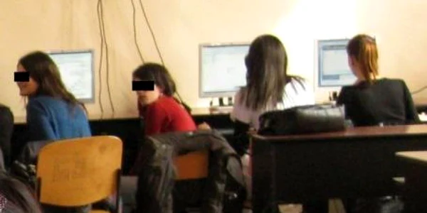 Copiii de gimnaziu sunt cei mai expuşi pericolelor Internetului (Arhiva) 