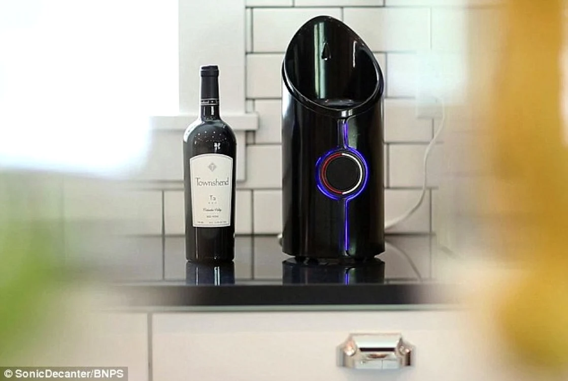 Dispozitivul va putea „învechi” un vin Sauvignon Blanc sau un Chardonnay în zece minute, şi un Cabernet Sauvignon sau un Syrah în 20 de minute. FOTO Daily Mail