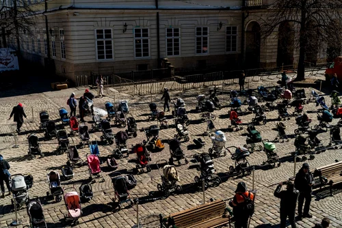 109 carucioare kiev război ucraina rusia ziua 23. FOTO Profimedia