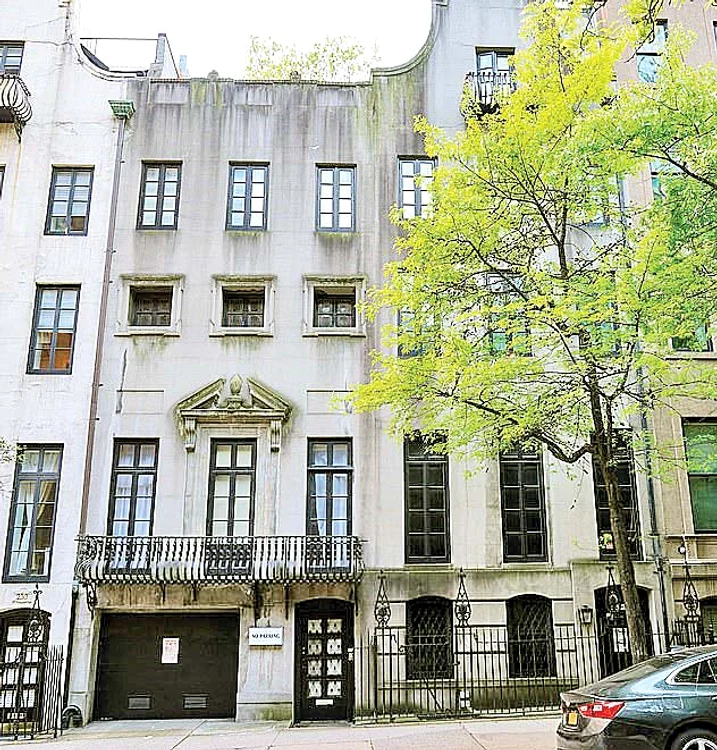 Imobilul se află în  Manhattan, New York