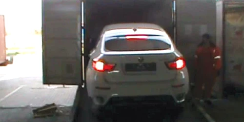 Mașinile clonate au fost descoperite într-un container