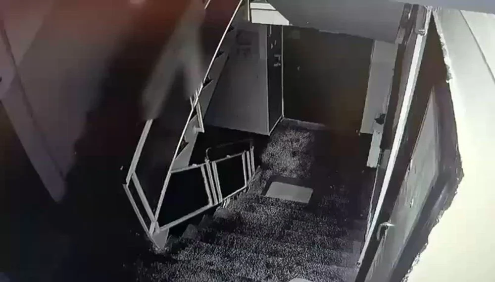 A agățat o femeie în Centrul Vechi și a tâlhărit-o după o partidă de sex. Un tânăr de 18 ani a fost reținut