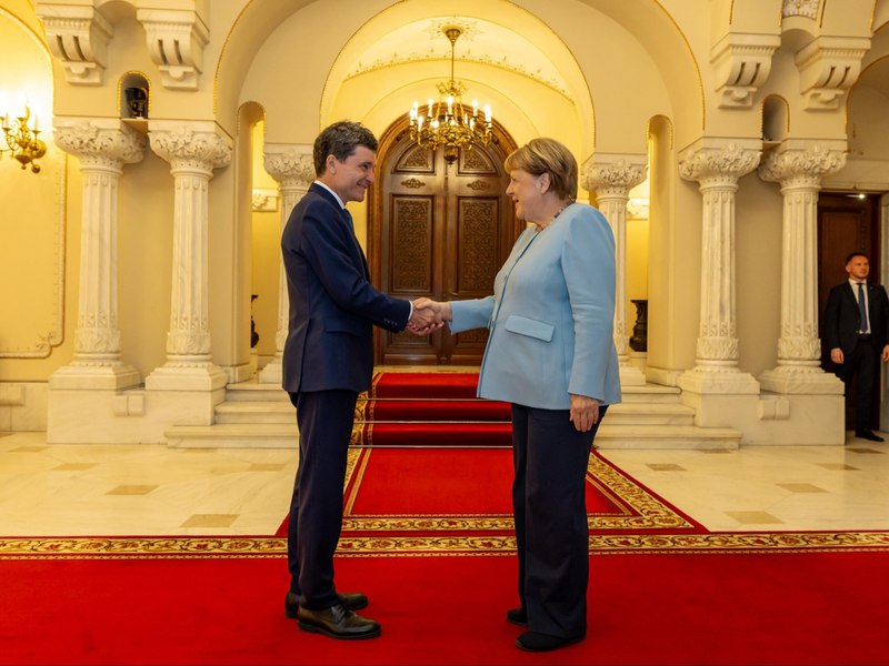 Nicușor Dan a primit-o la Cotroceni pe Angela Merkel. Fostul cancelar german își lansează volumul de memorii la București