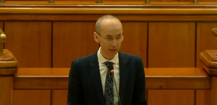 Deputatul AUR a vorbit despre hipersexualizarea copiilor. FOTO: captură video Facebook