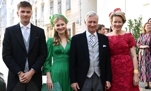 Regele Philippe, Regina Mathilde, Prințul Gabriel și Prințesa Elisabeta a Belgiei la nunta lui Isabel de Habsurg Lorena de la Viena GettyImages 2286901296 jpg