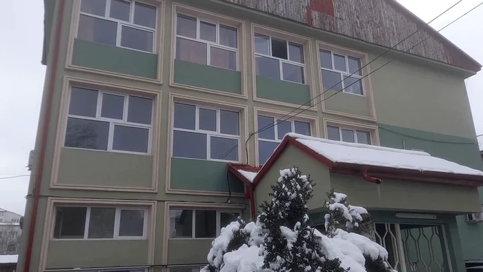 Fereastră escaladată de elev colegiu Suceava