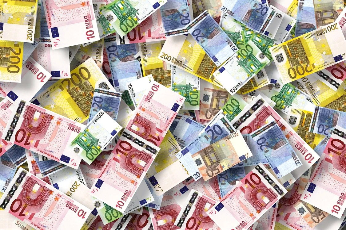 Un bărbat a devenit mai bogat cu 800.000 de euro / FOTO: Pixabay