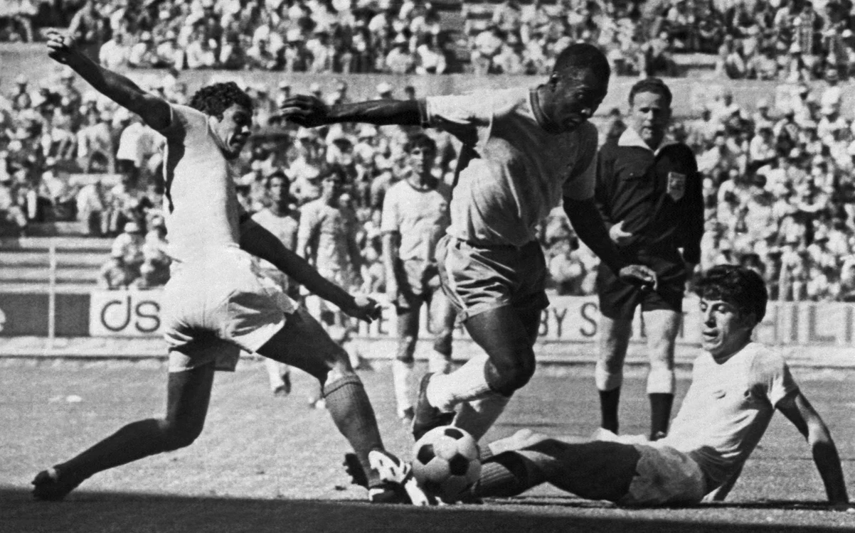 Legendarul Pele în meciul cu România din 1970 FOTO Profimedia