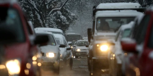 Trafic blocat din cauza ninsorii