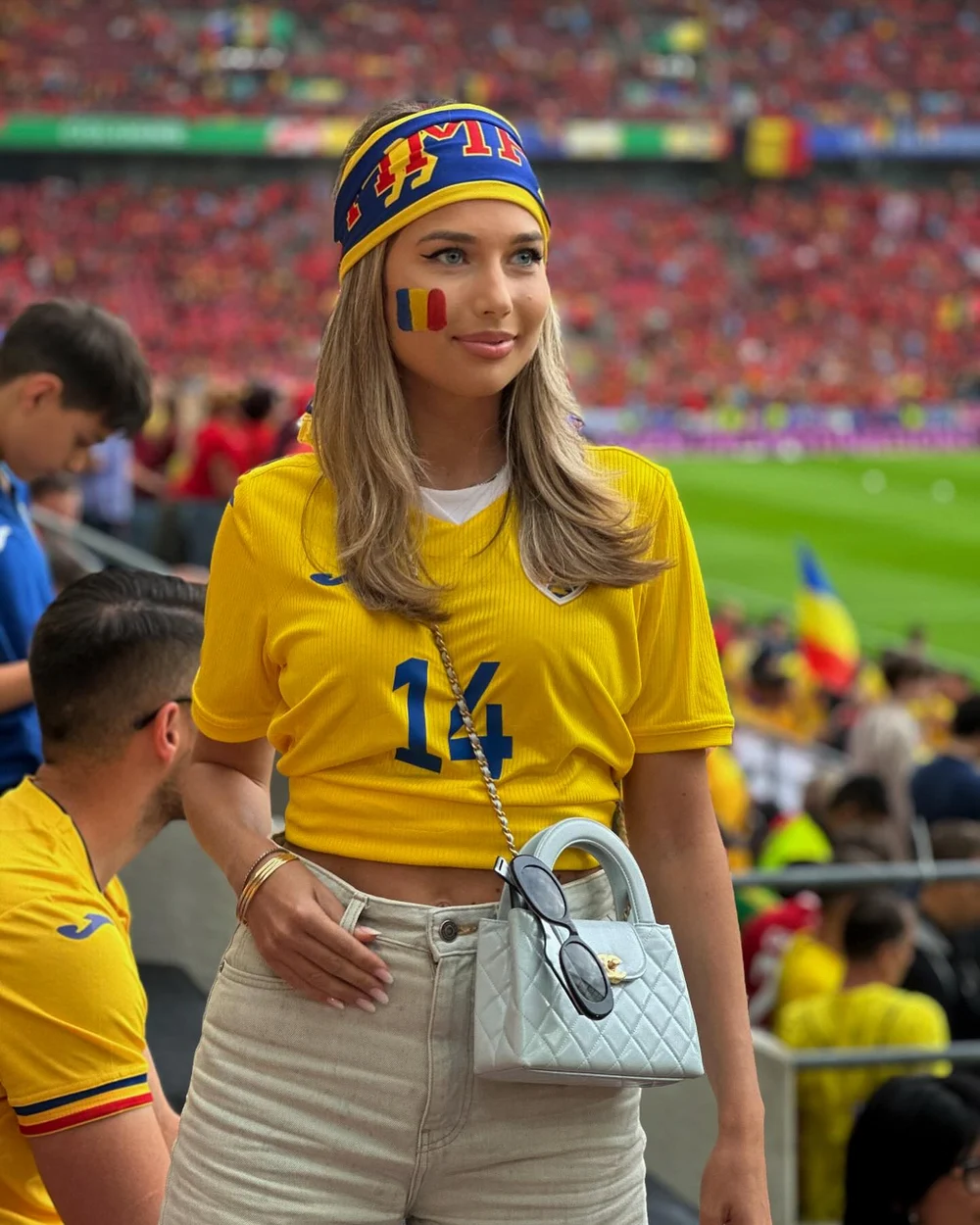 Maria Iordănescu, urmărită și pe stradă, și în local. Panică în vacanță pentru fiica lui Anghel Iordănescu