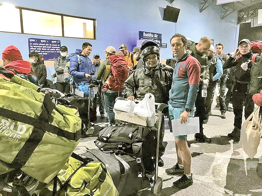 Timişoreanul, la sosirea pe aeroportul din Kathmandu