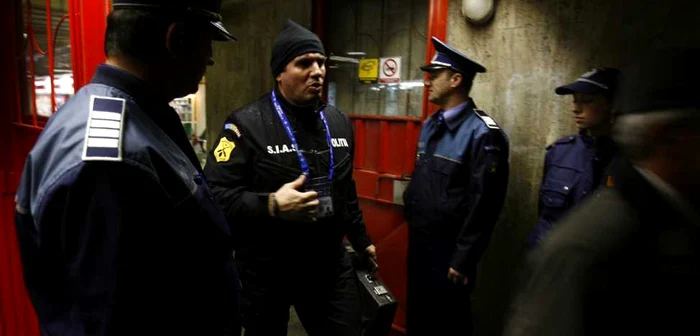 Poliţiştii au făcut mai multe controale la metrou. FOTO Mediafax (arhivă)
