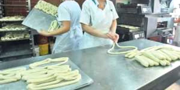 Firmele cu angajaţi cu salarii mici  vor fi cele mai afectate de creşterea  contribuţiei la sănătate    
