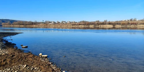 Nistru poluare petrol FOTO Ministerului Mediului RM jpg