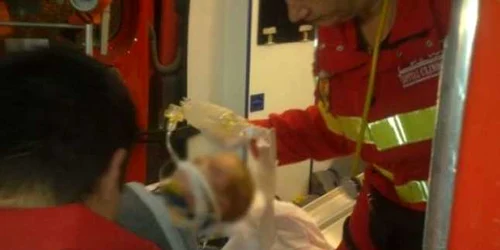 Băieţelul era în comă atunci când a fost preluat de echipajul SMURD