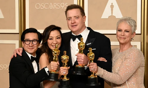 Ke Huy Quan, Michelle Yeoh, Brendan Fraser și Jamie Lee Curtis FOTO Profimedia 