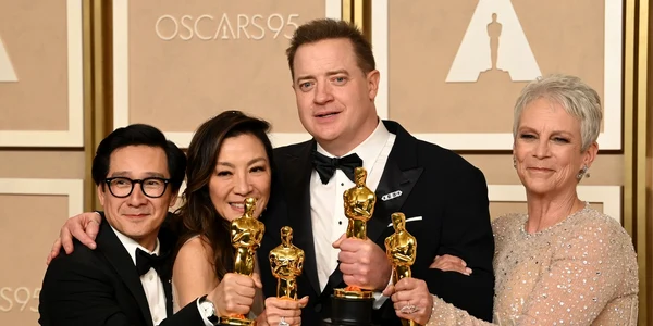 Ke Huy Quan, Michelle Yeoh, Brendan Fraser și Jamie Lee Curtis FOTO Profimedia
