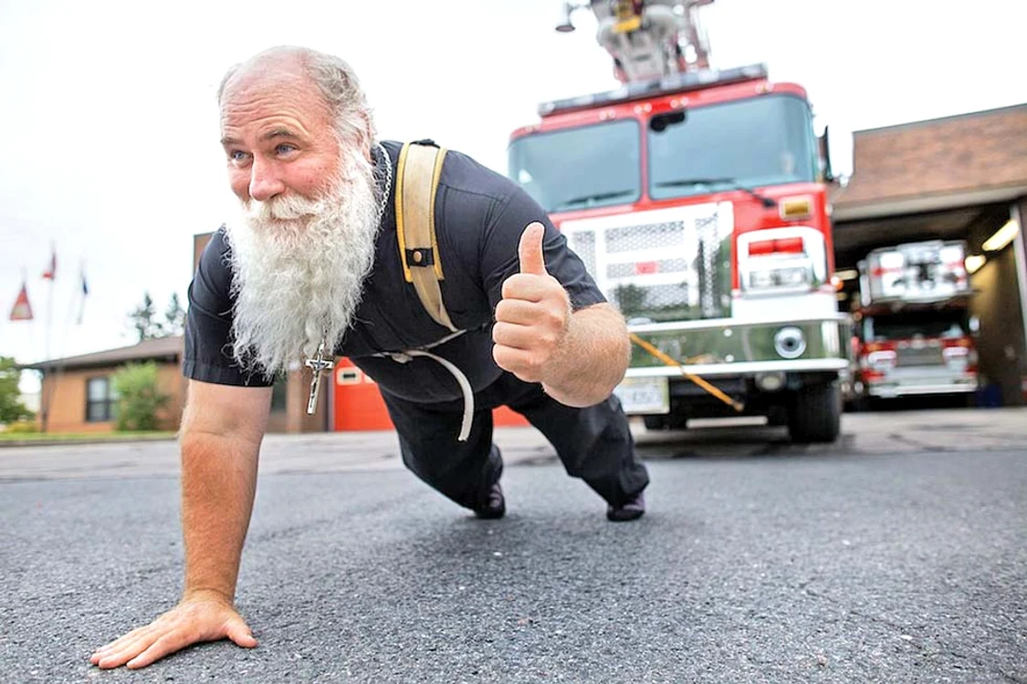 A tras doar cu o mână  un camion de 40 de tone
