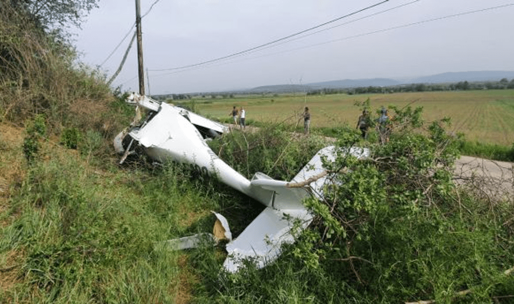 Un om de afaceri și-a cumpărat avion și a distrus aeronava la primul zbor singur. Care sunt cauzele accidentului