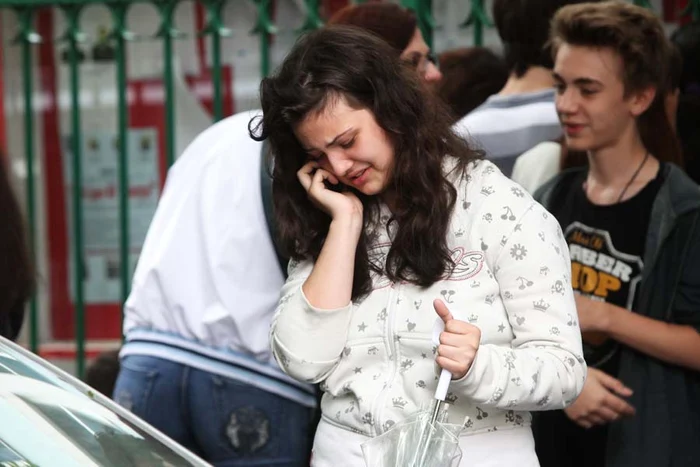 Lacrimi la afişarea rezultatelor la Evaluarea naţionalăFotografii: Sever Gheorghe