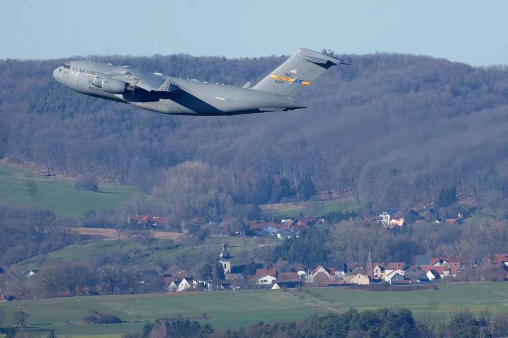 Avioane militare americane, trimise în Europa pentru pacea cu Iranul. Teheranul neagă existența unui acord