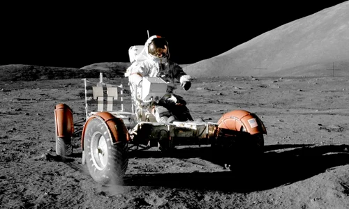 Calendar 11 decembrie: 1972   Apollo 17 a devenit a șasea și ultima misiune cu echipaj uman care a ajuns pe Lună jpeg