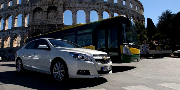 Chevrolet Malibu poate fi comandat cu un motor pe benzină sau diesel, ambele cu patru cilindri