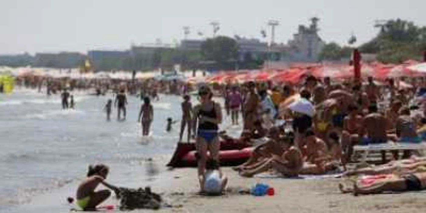 Constanţa: Nouă operatori de plajă au pierdut procesul cu Apele Române
