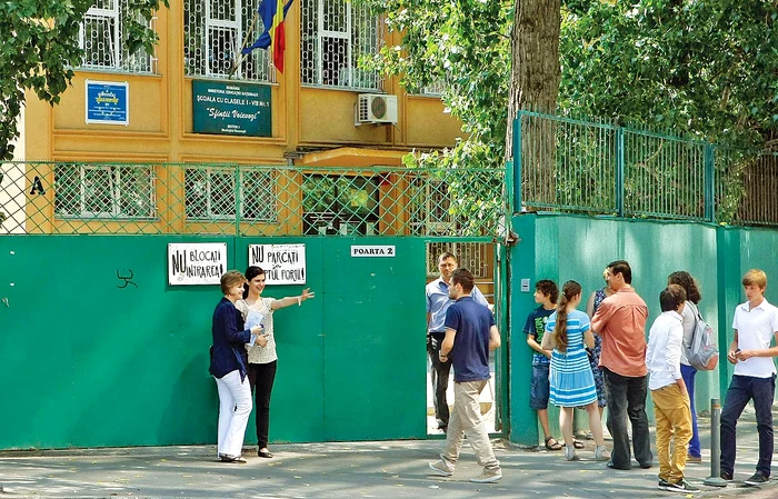 Evaluarea naţională a început luni cu proba la Română, iar mâine se încheie cu cea la Matematică. La Centrul “Matei Voievod” elevii au ieşit bucuroşi după prima probă