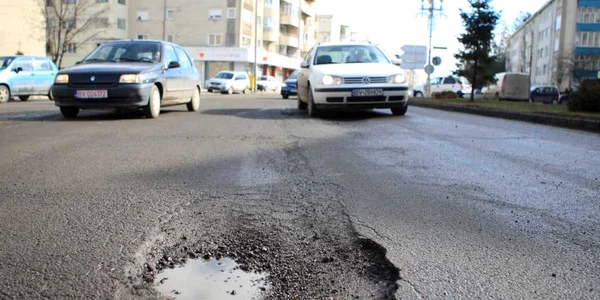 Groapa are un metru lungime şi 70 de centimetri lăţime. Foto. Bogdan Crăciun