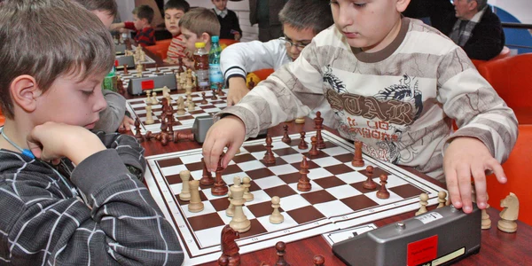 Copii îl vor desemna pe cel mai bun şahist
