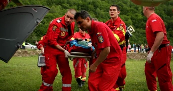 Victimele au fost transportate de urgenţă la spital foto Arhivă