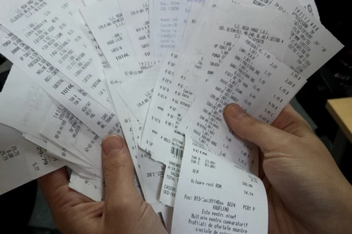 
    La extragere au participat bonurile fiscale din luna august  