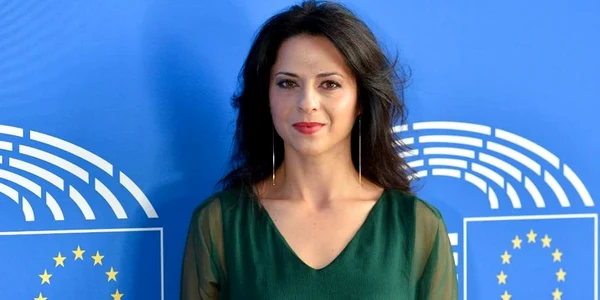 Ramona Strungariu FOTO Ramonastrungariu ro jpg