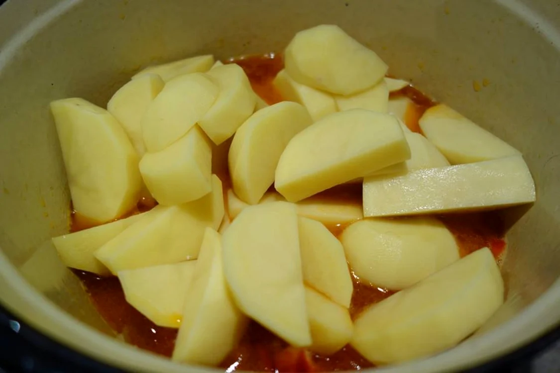 tocanita de cartofi cu pastrama de oaie