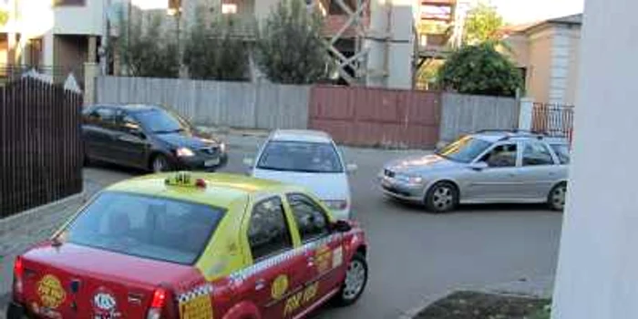 Aşa se circulă pe rutele ocolitoare în aceste zile.