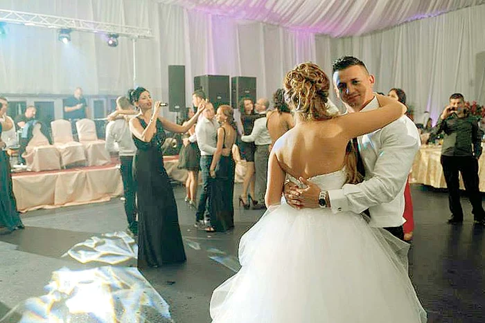 Lavinia a cântat la nunta fratelui ei