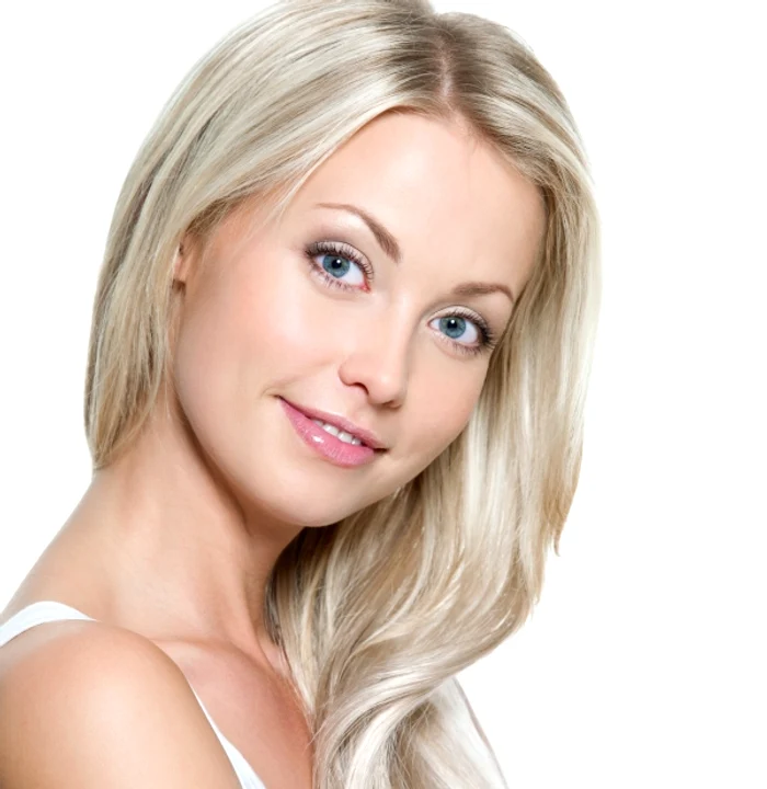 Deşi au efect temporar, vopselurile pentru păr pe bază de henna nu afectează firul de păr şi nu dăunează sănătăţii în general.www.clicksanatate.ro