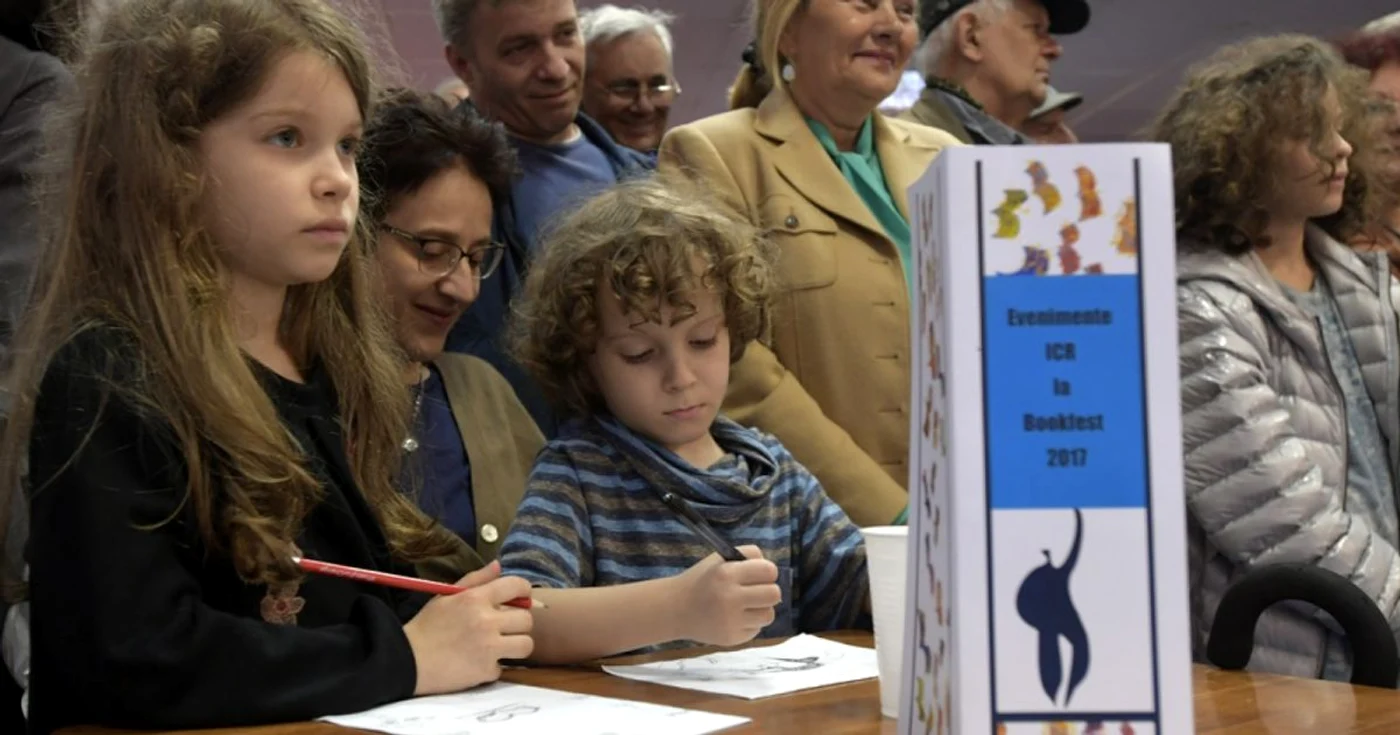 Cele mai vândute titluri la Bookfest. Cartea lui Andrei Pleşu, „Despre inimă şi alte eseuri“, cea mai căutată la Humanitas  FOTO