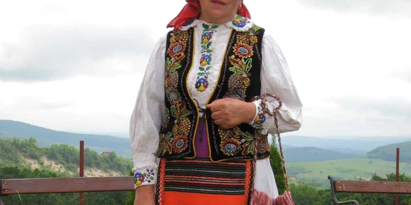 Ileana Graţiana Pop deschide propria expoziţie de artă populară