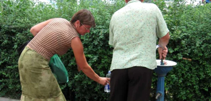 Suceava: Cişmeaua, soluţie de avarie pe timp de caniculă