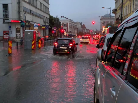 Ploile torețiale vor da bătăi de cap, în următoarea perioadă