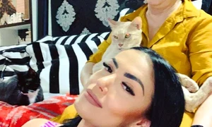 andreea mantea alaturi de mama sa jpeg
