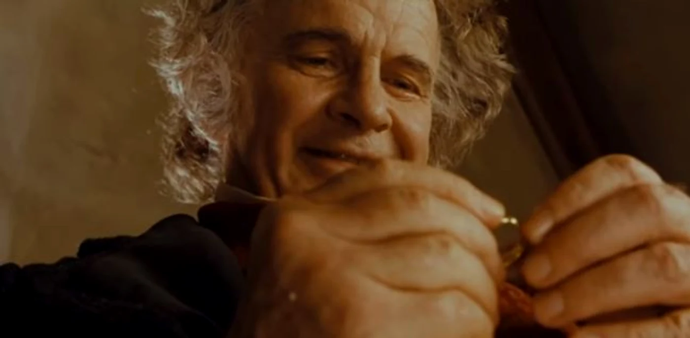 
    Ian Hom a jucat rolul lui Bilbo Baggins în seria Stăpânul inelelorfoto: captură video  