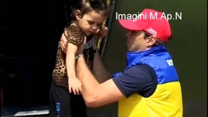 Un grup de 50 de români, majoritatea copii, au fost aduşi azi în ţară din Fâşia Gaza