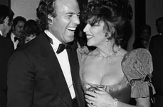Julio Iglesias cu Joan Collins, profimedia 0484737339 jpg
