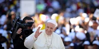 Papa Francisc a vizitat ceke mai importante locuri pentru catolici dar şşi pentru ortodocşi în timpul scurtei sale vizie în România  jpeg